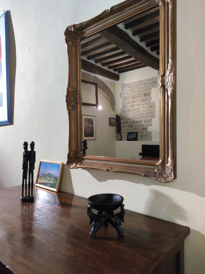 Grillotti Apartment Todi Exterior photo